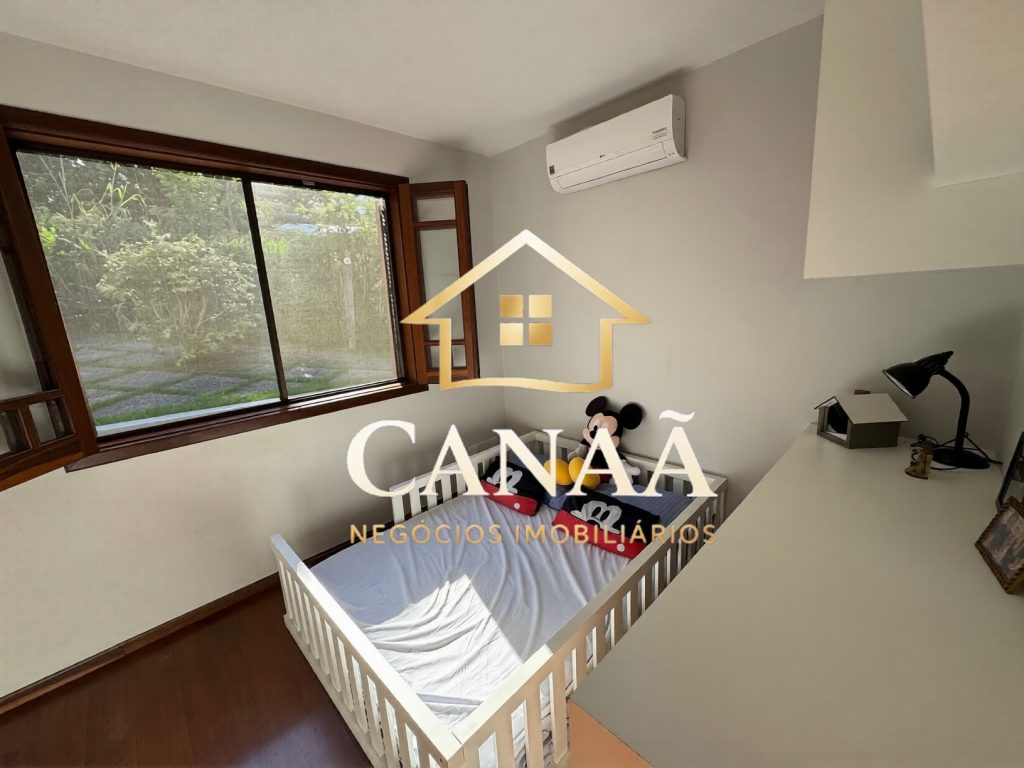 CASA CONDOMINIO AMENDOEIRAS