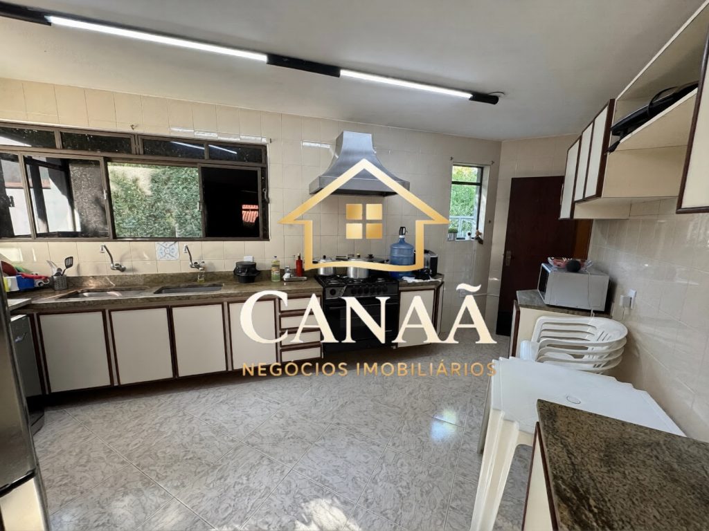 CASA CONDOMINIO AMENDOEIRAS