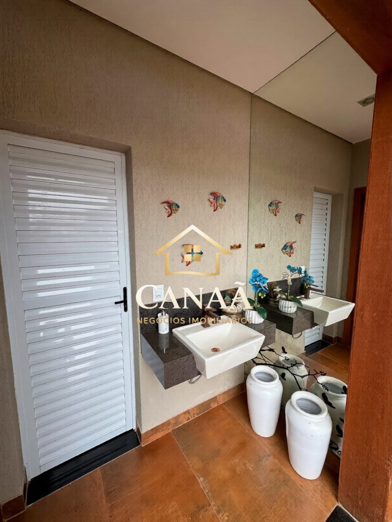 CASA CONDOMINIO VALE DO LUAR