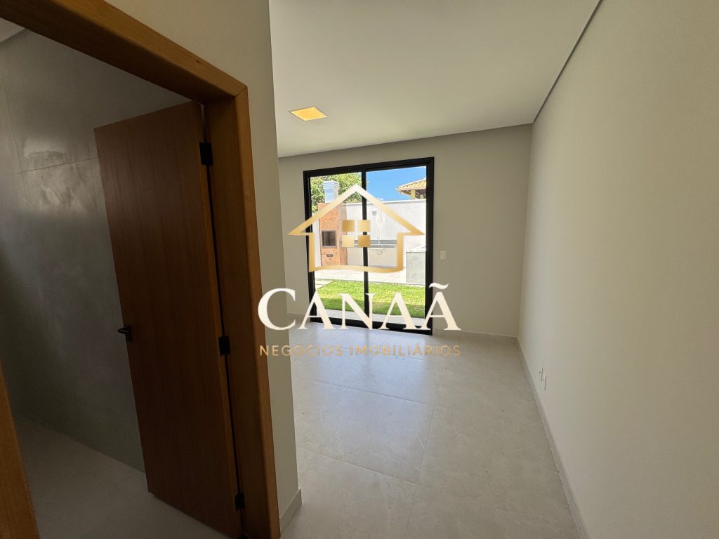 CASA 03 QUARTOS BAIRRO PORTAL SOL