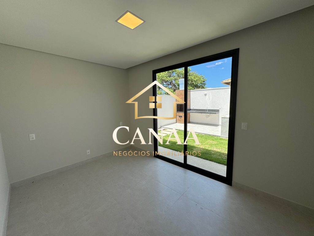 CASA 03 QUARTOS BAIRRO PORTAL SOL