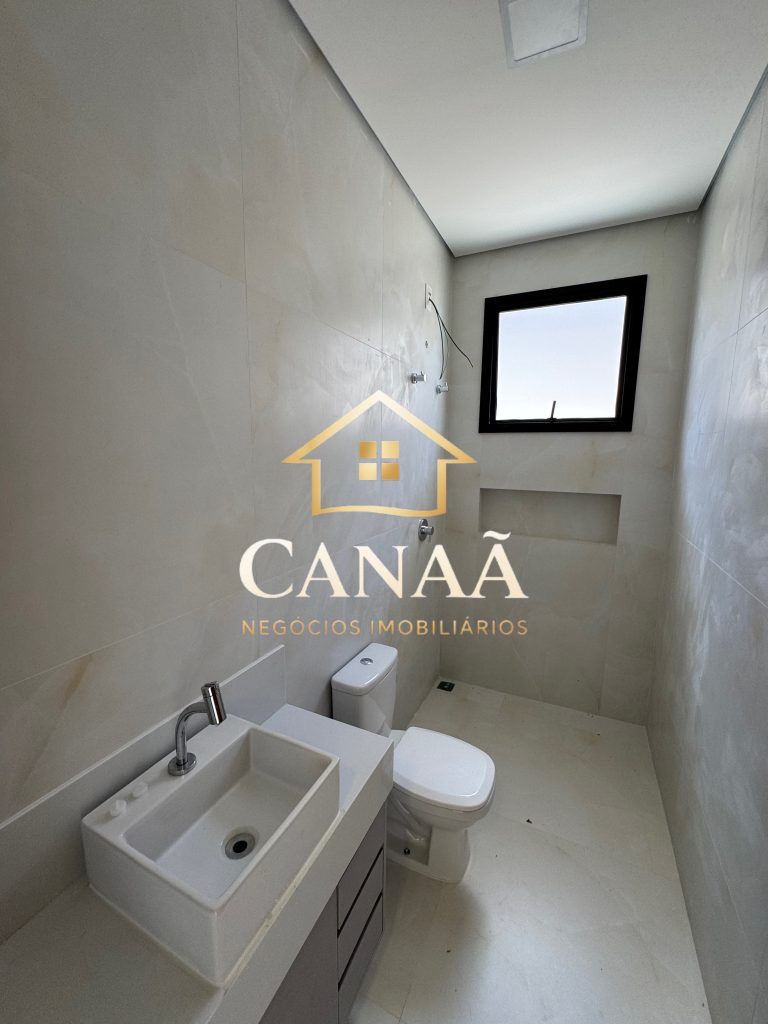 CASA 03 QUARTOS BAIRRO PORTAL SOL