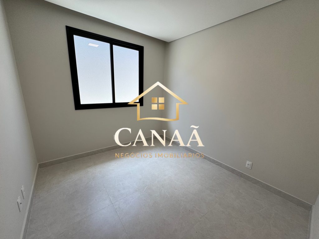 CASA 03 QUARTOS BAIRRO PORTAL SOL