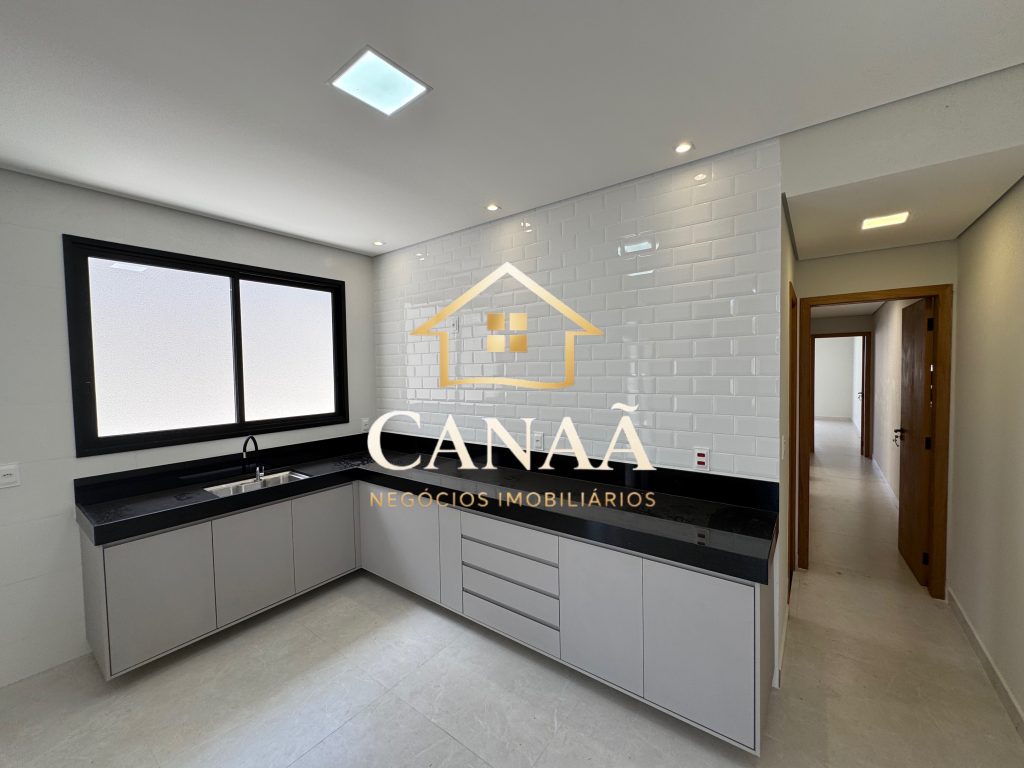 CASA 03 QUARTOS BAIRRO PORTAL SOL