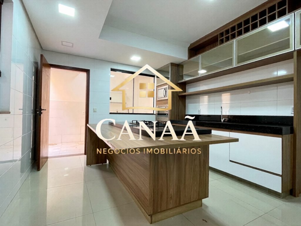 CASA BAIRRO LUNDCEIA