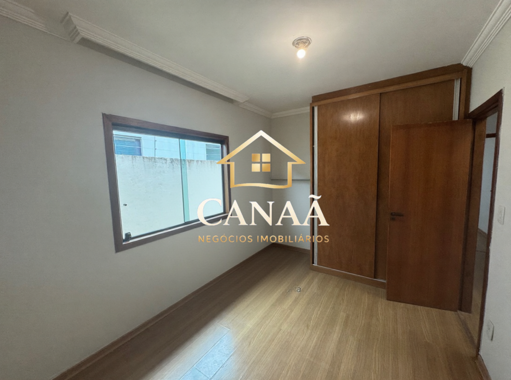 CASA BAIRRO LUNDCEIA