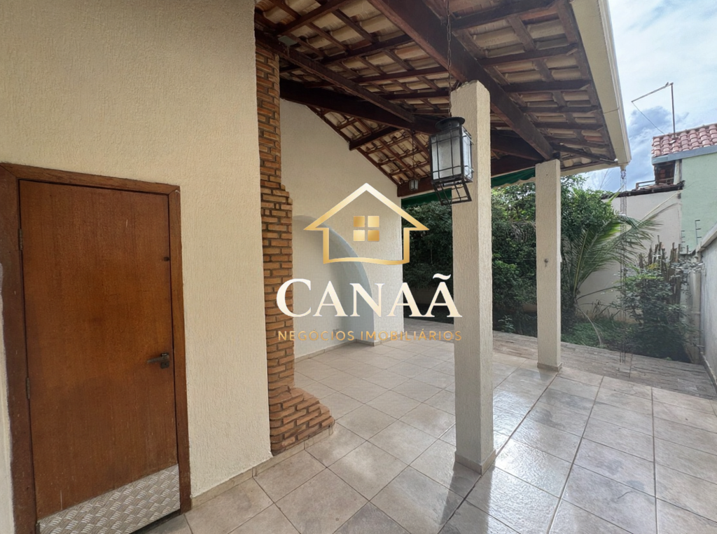 CASA BAIRRO LUNDCEIA