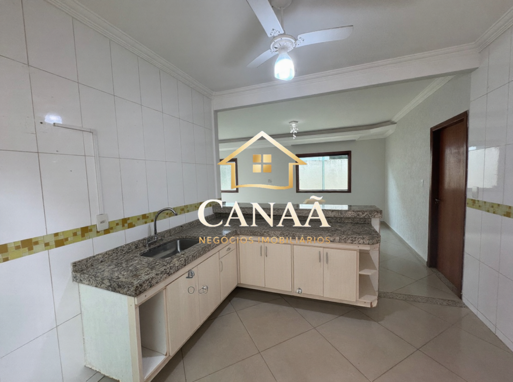 CASA BAIRRO LUNDCEIA