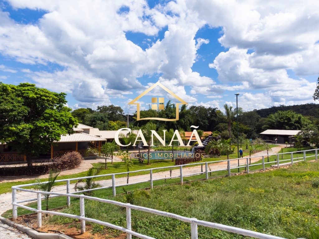 FAZENDA EM JEQUITIBÁ