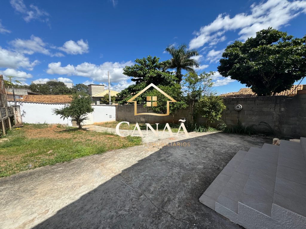 CASA BAIRRO LUNDCEIA