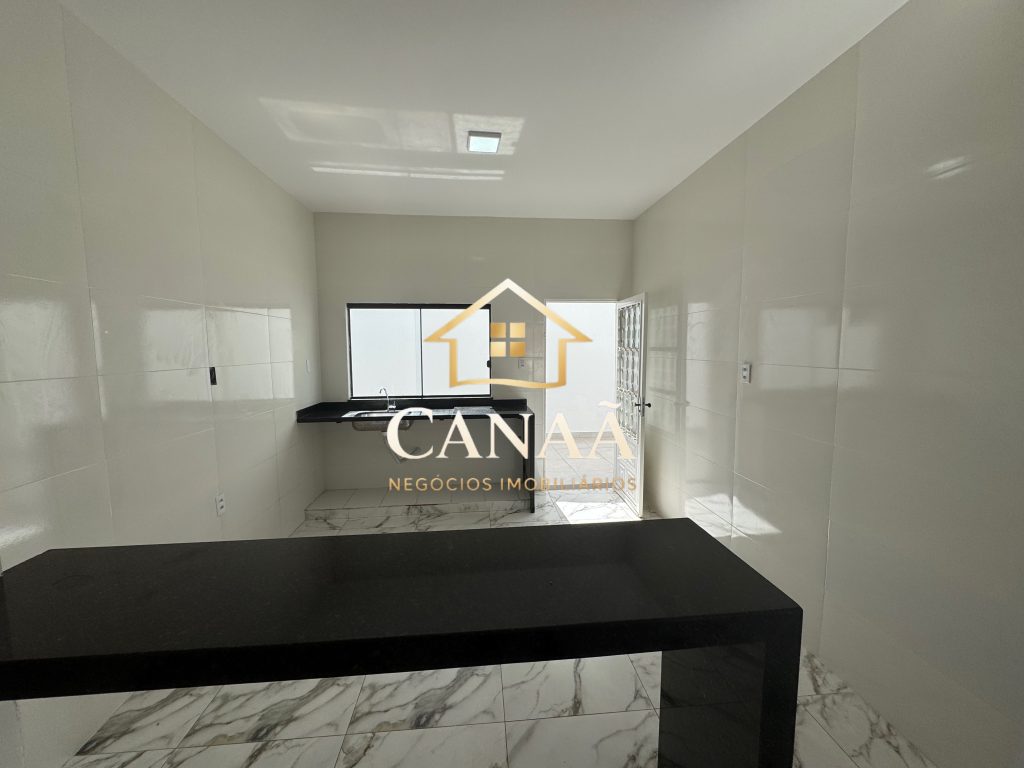 CASA BAIRRO LUNDCEIA