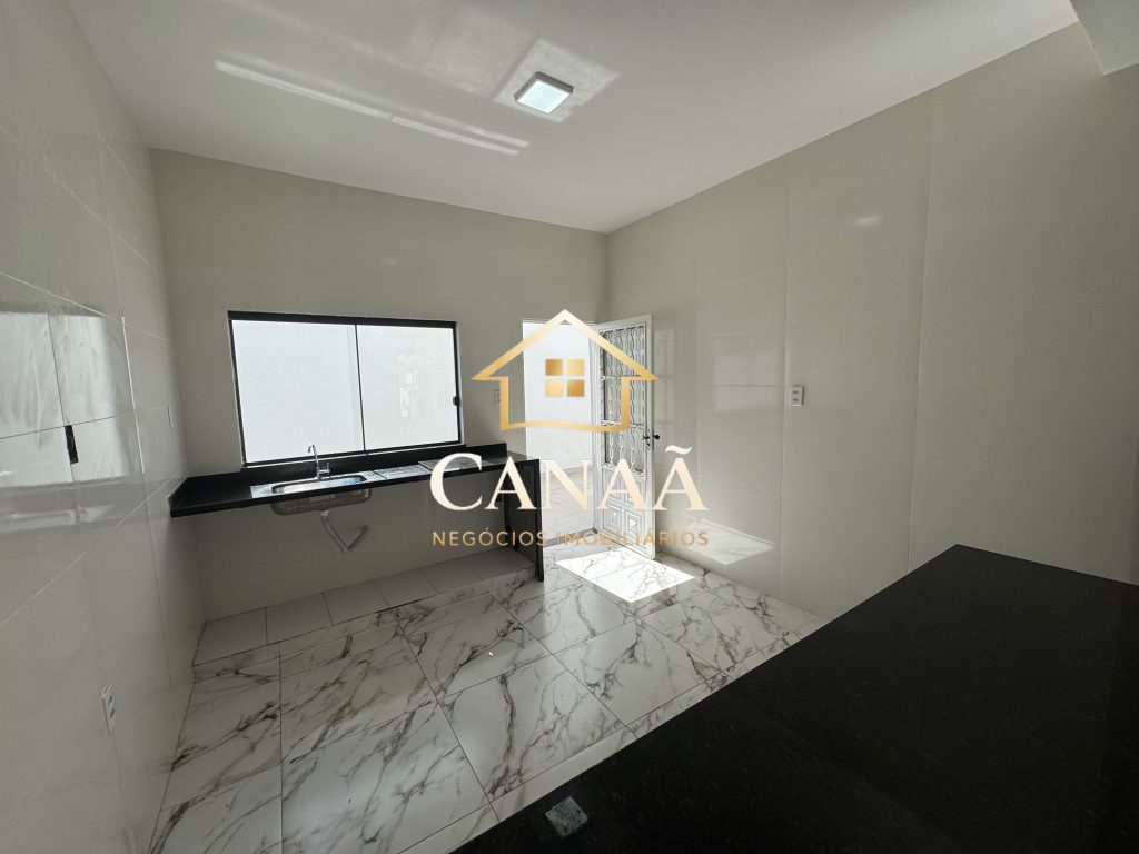 CASA BAIRRO LUNDCEIA