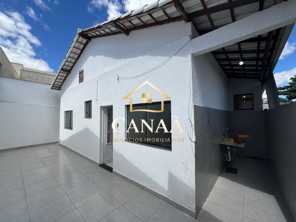 CASA BAIRRO LUNDCEIA