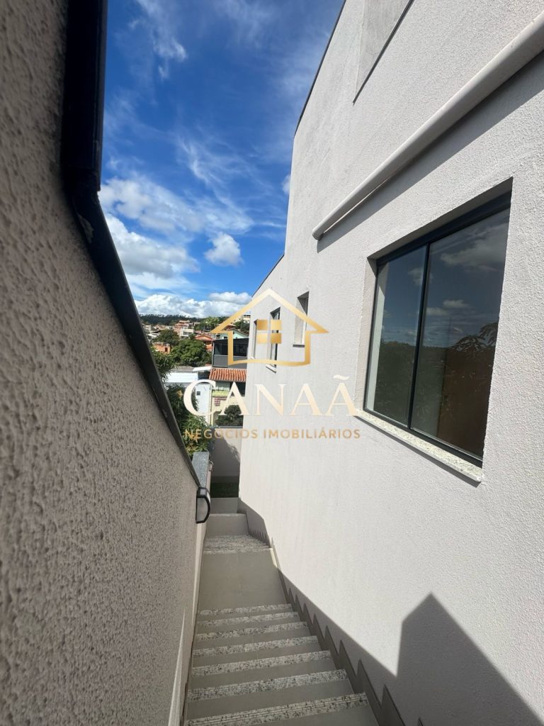 CASA BAIRRO SERRA DOURADA