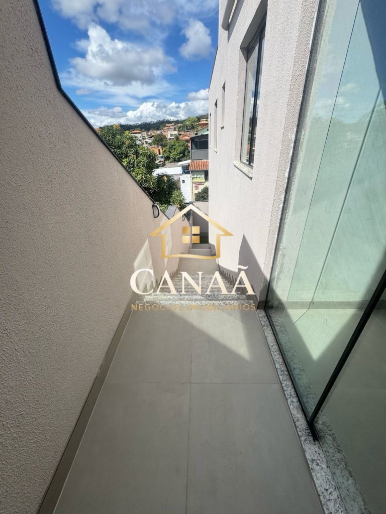 CASA BAIRRO SERRA DOURADA